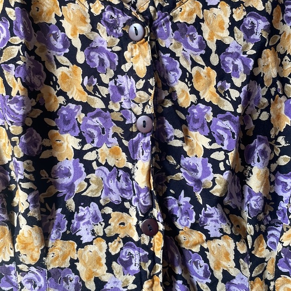 Vintage short sleeve button down floral rayon blouse - Picture 2 of 6
